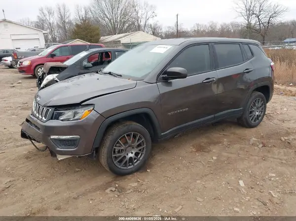 3C4NJDABXKT835300 2019 JEEP COMPASS - Image 2