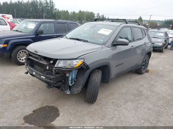 3C4NJDABXKT846815 2019 JEEP COMPASS - Image 2