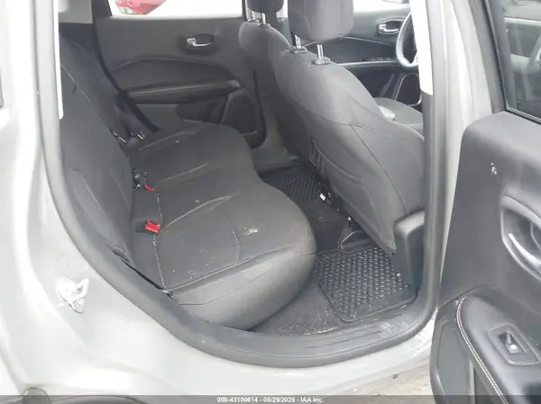 3C4NJDABXKT846815 2019 JEEP COMPASS - Image 8