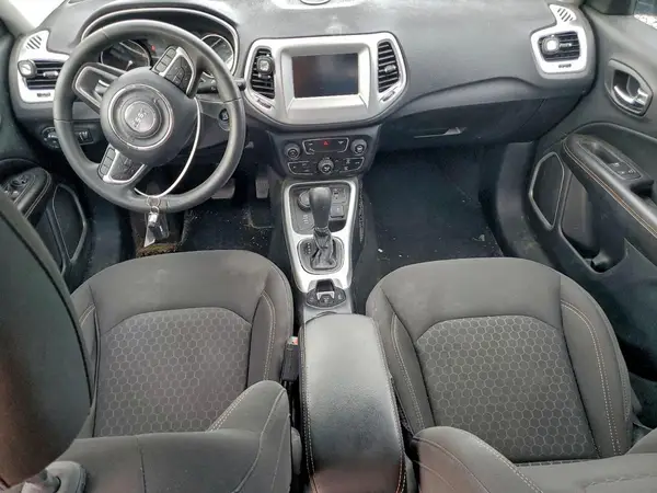 3C4NJDABXKT849035 2019 JEEP COMPASS - Image 8