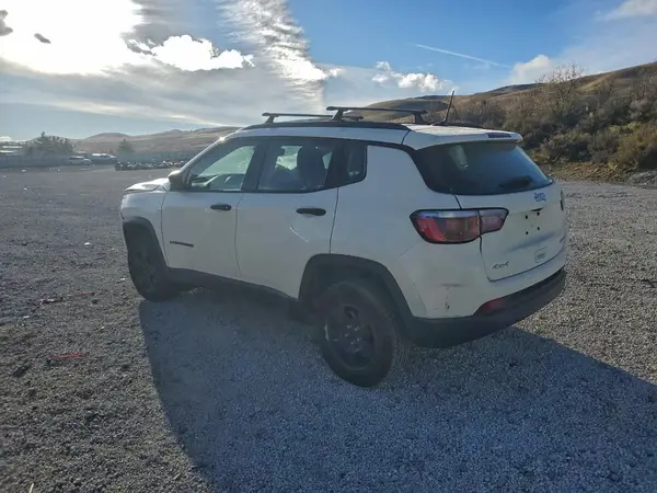 3C4NJDABXKT849312 2019 JEEP COMPASS - Image 2