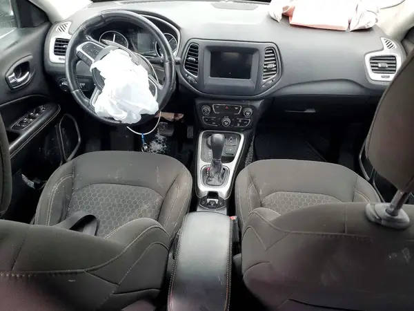 3C4NJDABXLT117442 2020 JEEP COMPASS - Image 8
