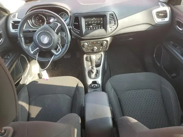 3C4NJDABXLT143894 2020 JEEP COMPASS - Image 8