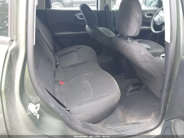 3C4NJDABXMT566010 2021 JEEP COMPASS - Image 8