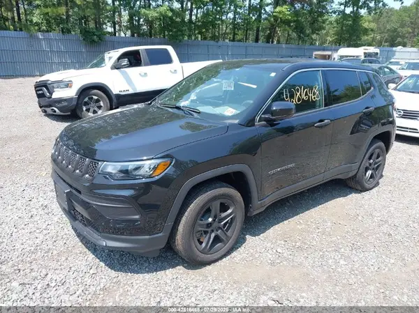 3C4NJDAN1PT526011 2023 JEEP COMPASS - Image 2