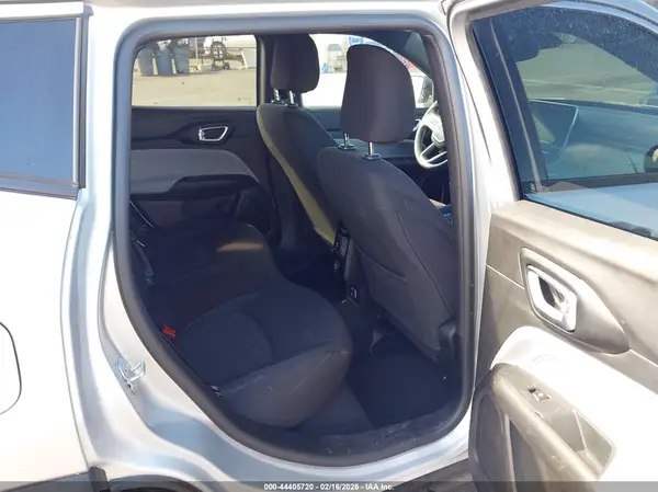 3C4NJDAN1ST588873 2025 JEEP COMPASS - Image 8