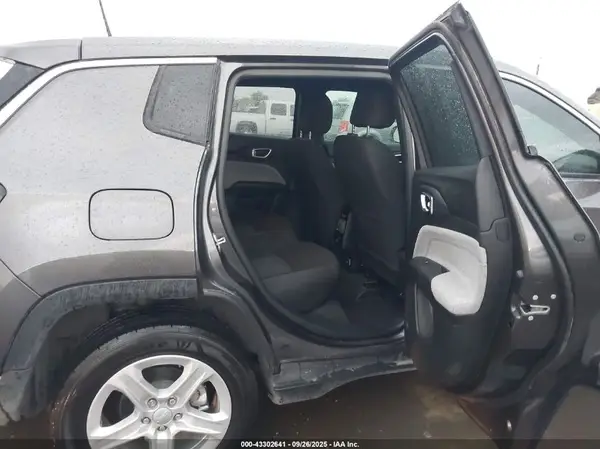 3C4NJDAN4PT573033 2023 JEEP COMPASS - Image 8