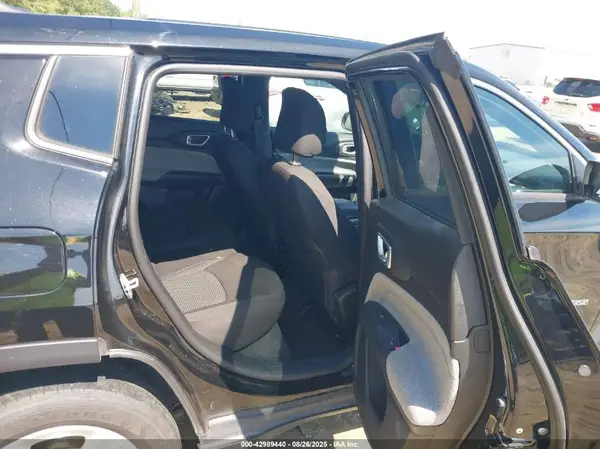 3C4NJDAN5PT570934 2023 JEEP COMPASS - Image 8