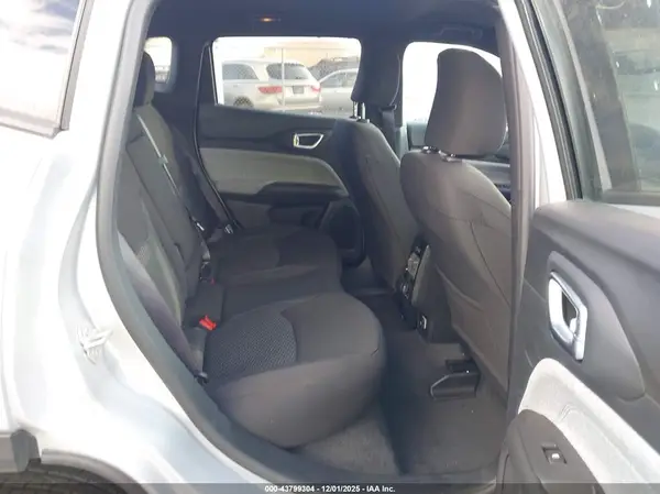 3C4NJDAN6ST566075 2025 JEEP COMPASS - Image 8