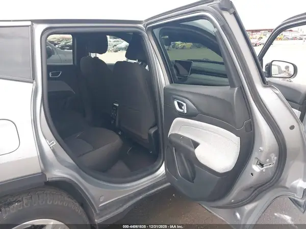 3C4NJDAN9PT506380 2023 JEEP COMPASS - Image 8
