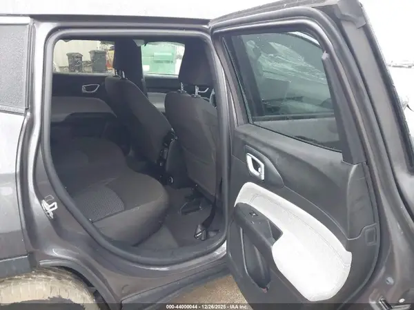 3C4NJDANXRT155420 2024 JEEP COMPASS - Image 8