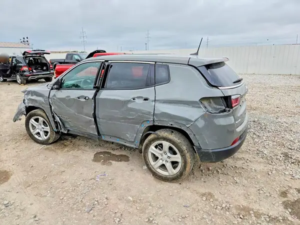3C4NJDANXRT581074 2024 JEEP COMPASS - Image 2