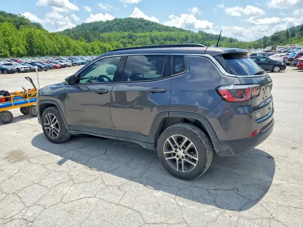3C4NJDBB0HT631354 2017 JEEP COMPASS - Image 2
