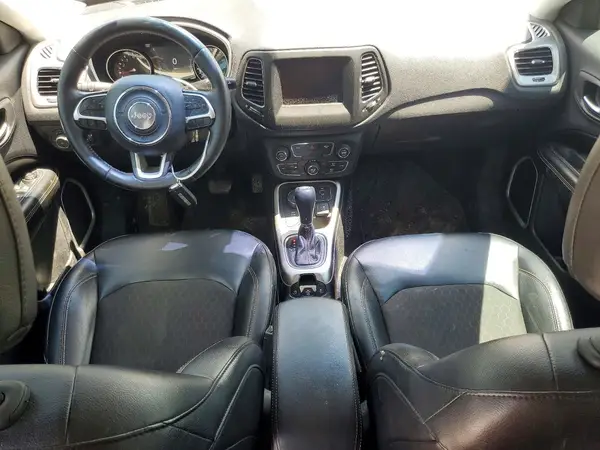 3C4NJDBB0HT631354 2017 JEEP COMPASS - Image 8