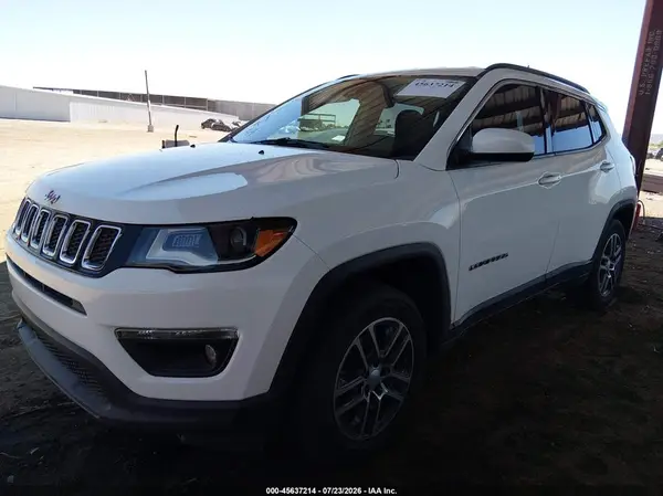 3C4NJDBB0HT635372 2017 JEEP COMPASS - Image 2