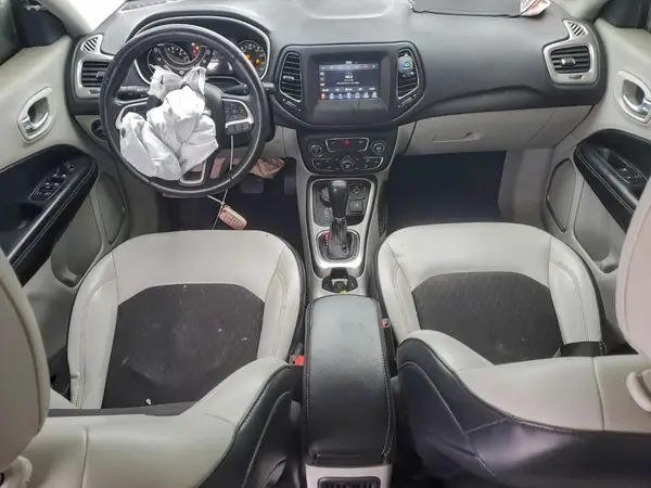 3C4NJDBB0HT651247 2017 JEEP COMPASS - Image 8