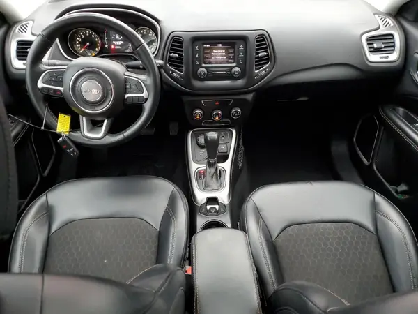 3C4NJDBB0HT660756 2017 JEEP COMPASS - Image 8