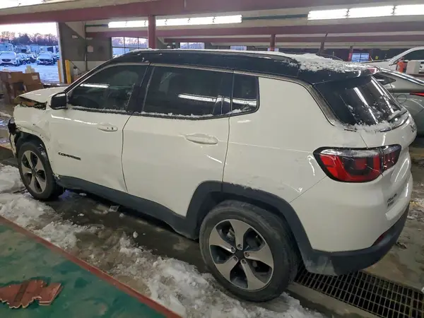 3C4NJDBB0JT101035 2018 JEEP COMPASS - Image 2
