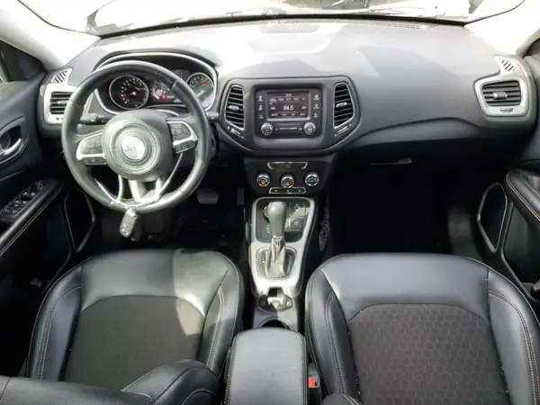 3C4NJDBB0JT103397 2018 JEEP COMPASS - Image 8