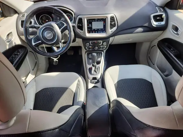3C4NJDBB0JT108163 2018 JEEP COMPASS - Image 8