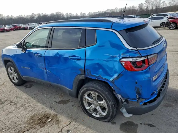 3C4NJDBB0JT112097 2018 JEEP COMPASS - Image 2