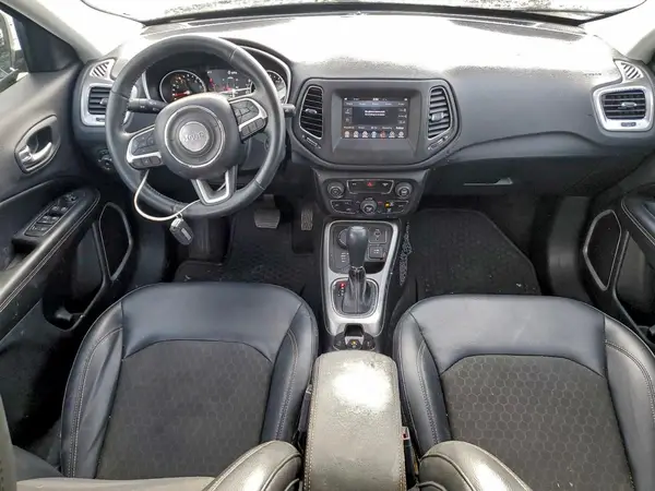 3C4NJDBB0JT112097 2018 JEEP COMPASS - Image 8