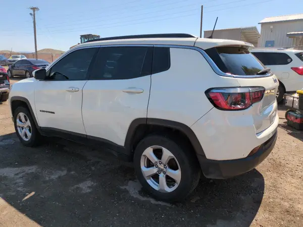 3C4NJDBB0JT112259 2018 JEEP COMPASS - Image 2
