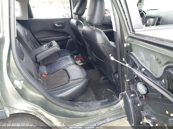 3C4NJDBB0JT113072 2018 JEEP COMPASS - Image 8