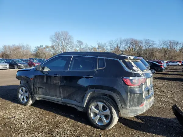 3C4NJDBB0JT113718 2018 JEEP COMPASS - Image 2