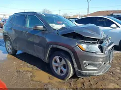 3C4NJDBB0JT114030 2018 JEEP COMPASS