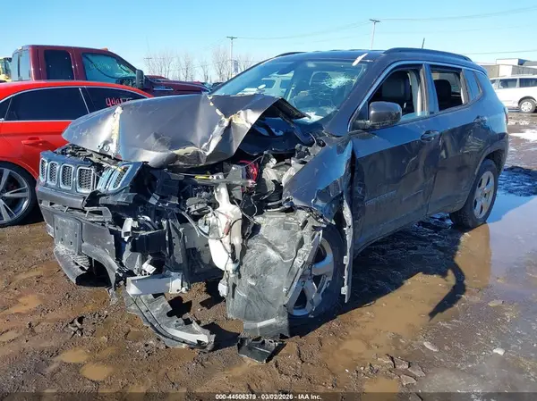 3C4NJDBB0JT114030 2018 JEEP COMPASS - Image 2