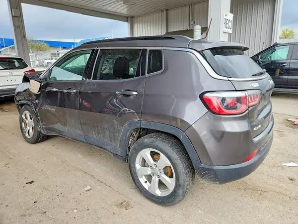 3C4NJDBB0JT114710 2018 JEEP COMPASS - Image 2