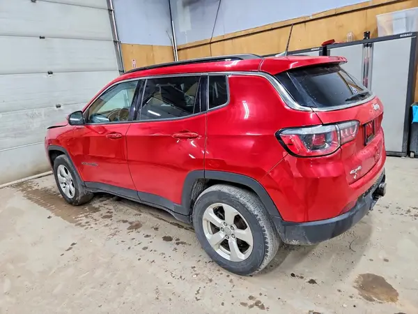 3C4NJDBB0JT115128 2018 JEEP COMPASS - Image 2