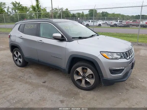 3C4NJDBB0JT135993 2018 JEEP COMPASS - Image 1