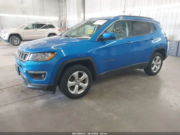 3C4NJDBB0JT139221 2018 JEEP COMPASS - Image 2