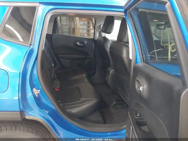 3C4NJDBB0JT139221 2018 JEEP COMPASS - Image 8