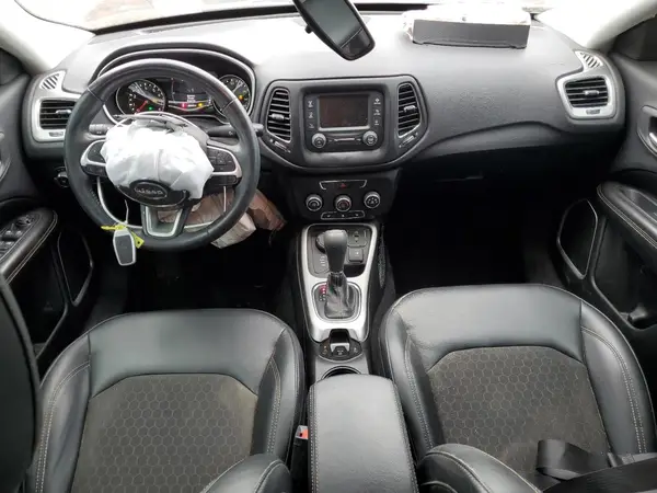 3C4NJDBB0JT139431 2018 JEEP COMPASS - Image 8