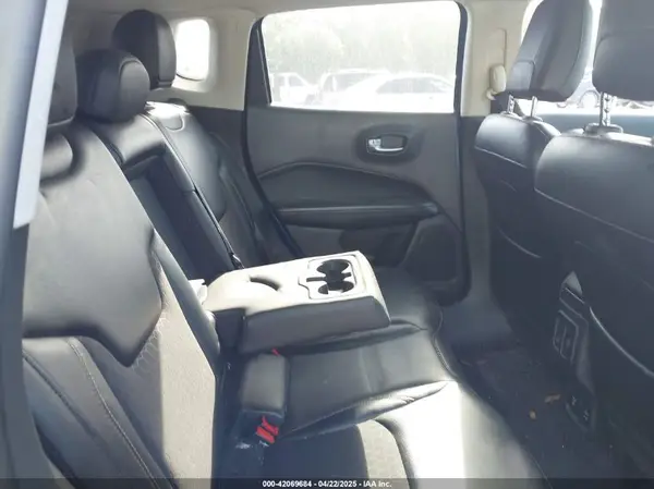 3C4NJDBB0JT142295 2018 JEEP COMPASS - Image 8