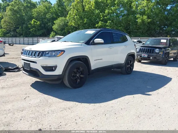 3C4NJDBB0JT144659 2018 JEEP COMPASS - Image 2