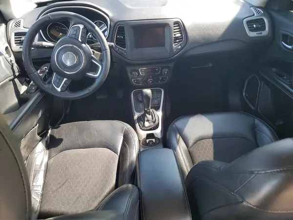 3C4NJDBB0JT145553 2018 JEEP COMPASS - Image 8