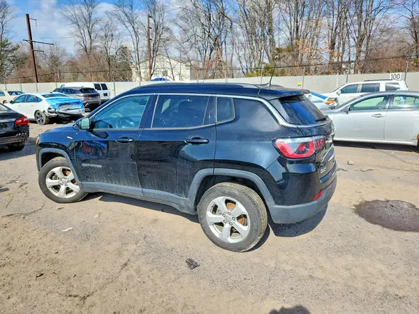 3C4NJDBB0JT150395 2018 JEEP COMPASS - Image 2