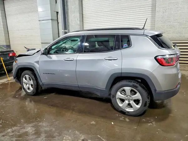 3C4NJDBB0JT160862 2018 JEEP COMPASS - Image 2