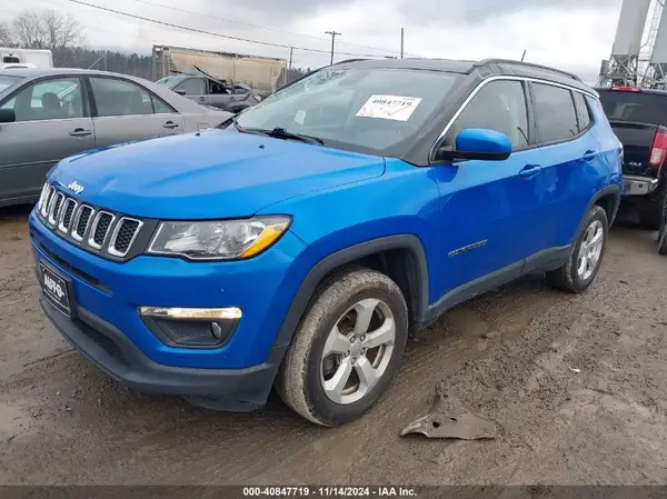 3C4NJDBB0JT168122 2018 JEEP COMPASS - Image 2