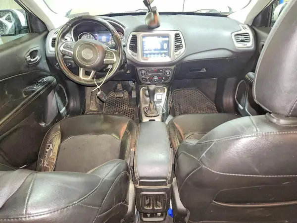 3C4NJDBB0JT174986 2018 JEEP COMPASS - Image 8