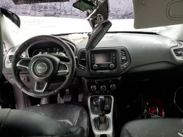 3C4NJDBB0JT175622 2018 JEEP COMPASS - Image 8