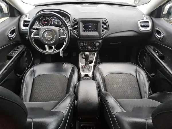 3C4NJDBB0JT177077 2018 JEEP COMPASS - Image 8