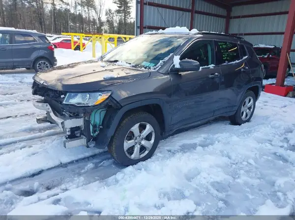 3C4NJDBB0JT177399 2018 JEEP COMPASS - Image 2