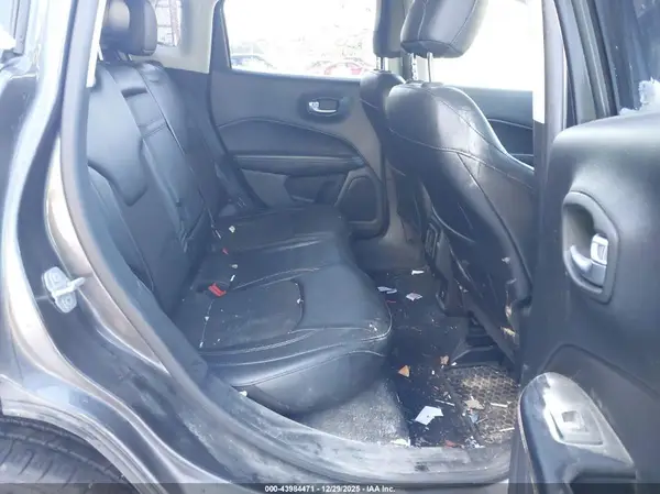 3C4NJDBB0JT177399 2018 JEEP COMPASS - Image 8