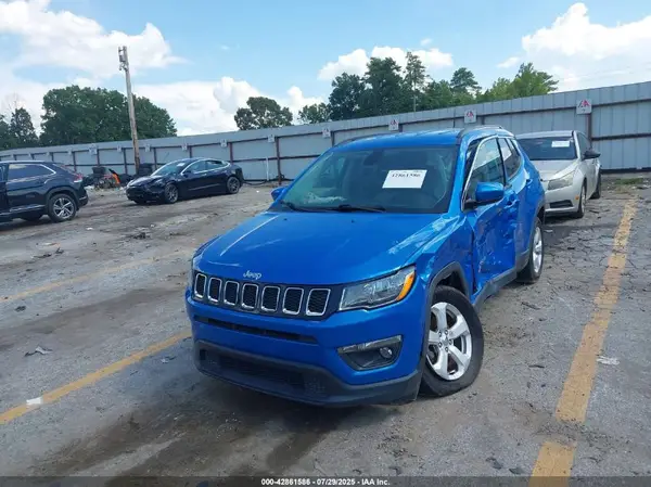 3C4NJDBB0JT177435 2018 JEEP COMPASS - Image 2
