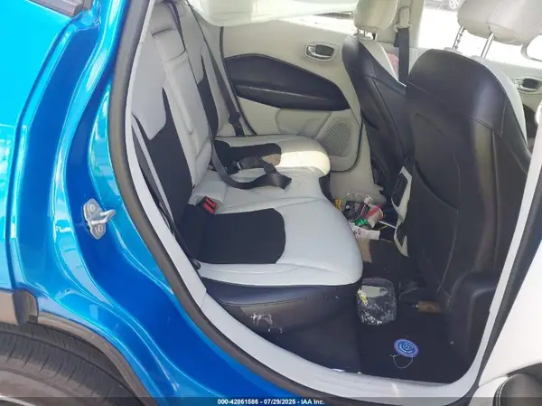 3C4NJDBB0JT177435 2018 JEEP COMPASS - Image 8